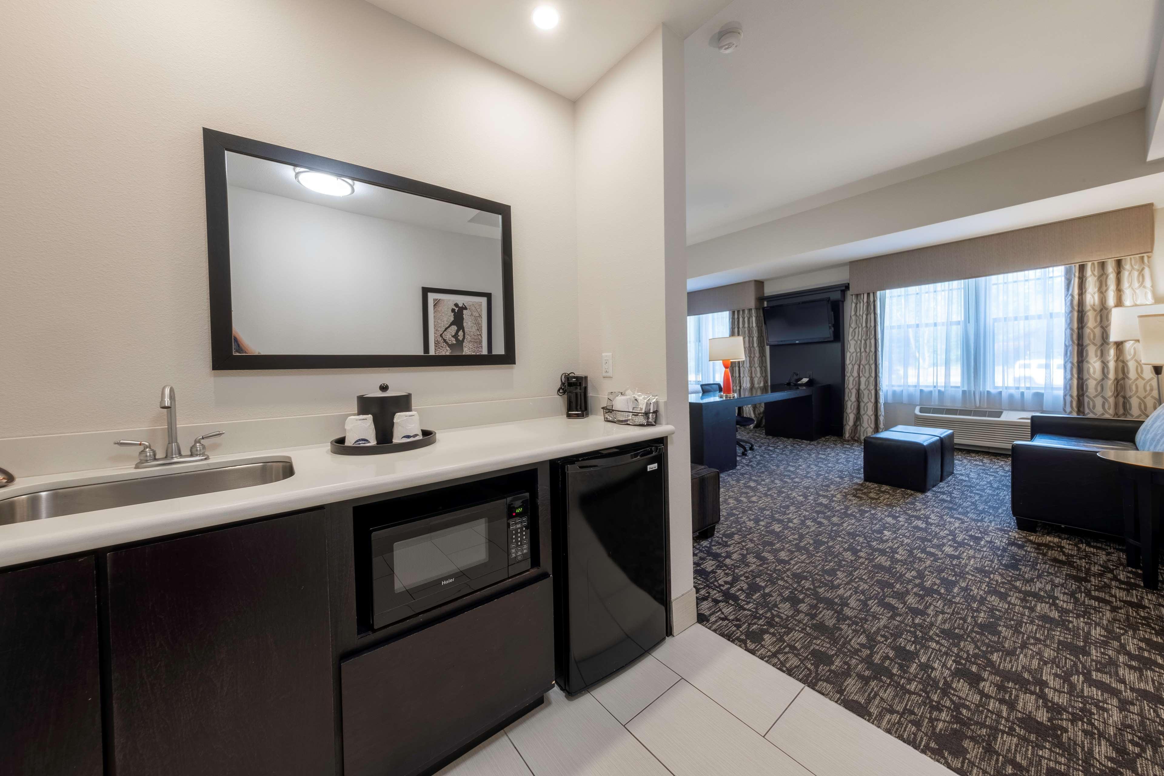 Hampton & Hotel 3*